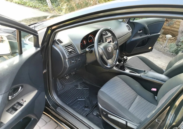 Toyota Avensis cena 34800 przebieg: 223500, rok produkcji 2010 z Miastko małe 742